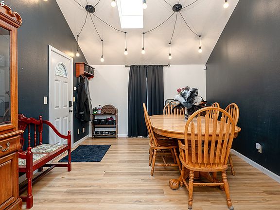 5th image of 2837 SE 90th Pl
