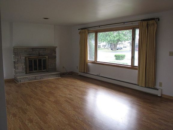 2nd image of 720 N 6th St