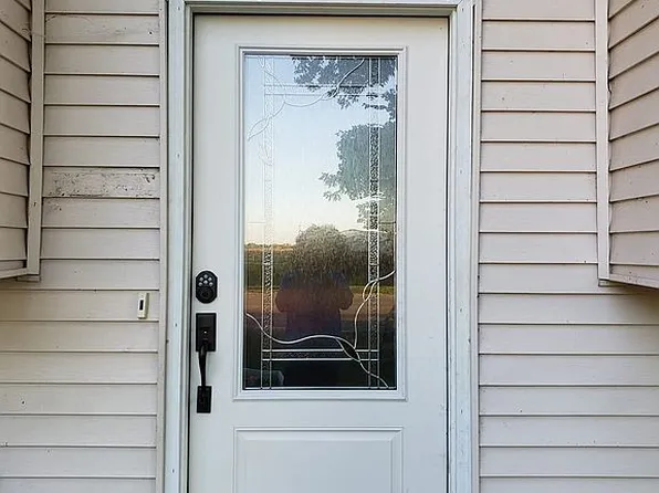 104 Trojan Ave, Avon, IL 61415