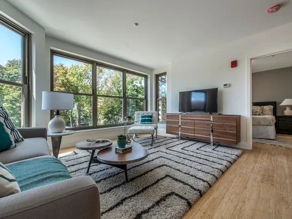 35 Malvern St #206, Allston, MA 02134