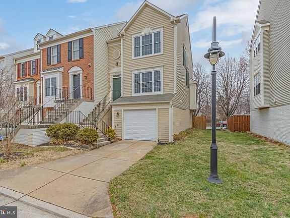 2nd image of 45550 Whitcomb Sq
