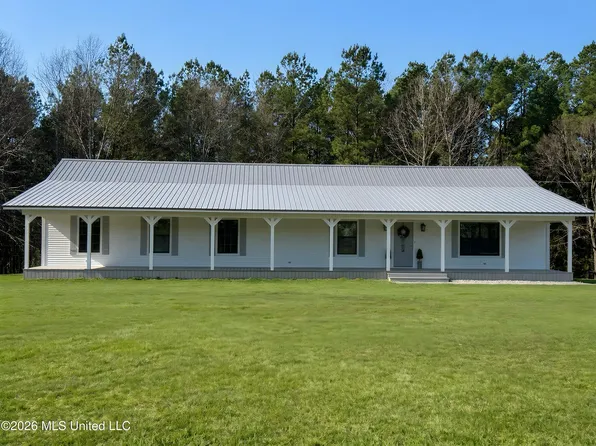 2333 Comans Rd, Carthage, MS 39051