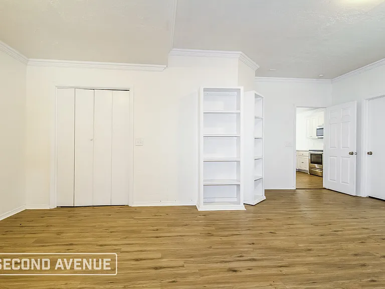 1521 S Blackwelder Ave — Photo 8