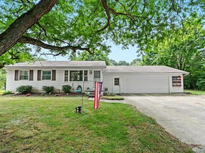 6460 Hogan Rd, Fenton, MI, 48430