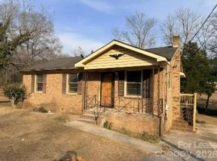 380 Willow Oak Cir, Lancaster, SC 29720