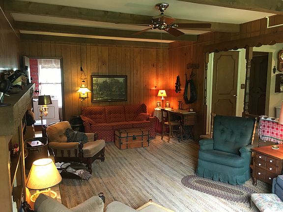 Family Room - 23'6" x 13'