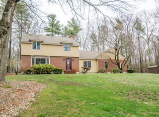 26 Oriole Rd, Windham, NH 03087