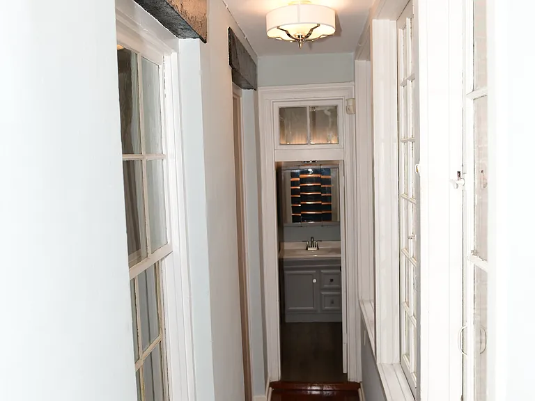 810 Chartres St #3 — Photo 11