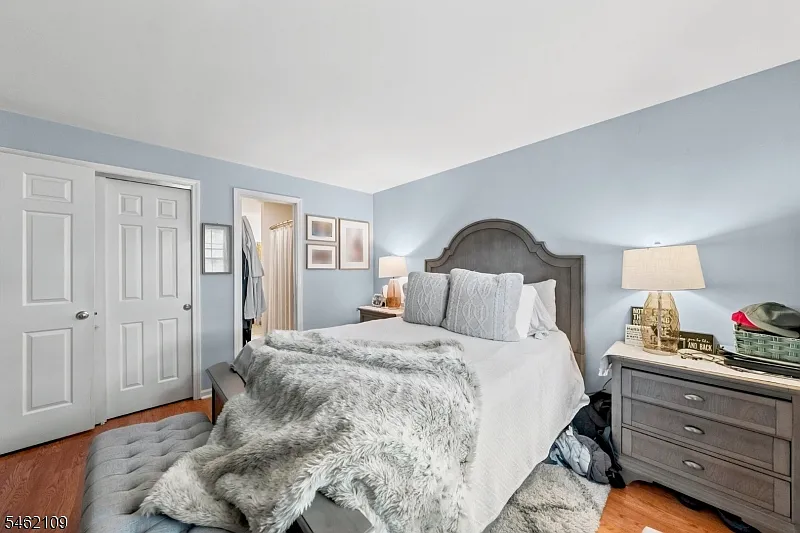 1 bed, $2,375 — Photo 4