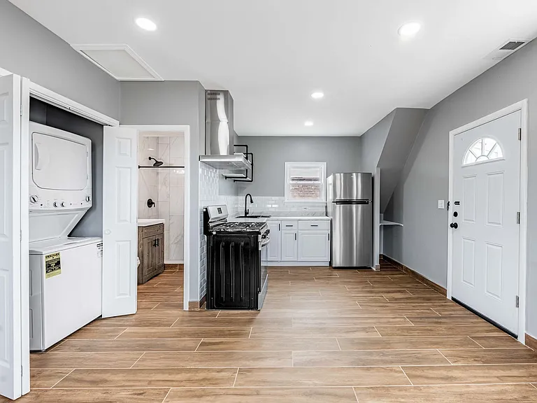 3841 W Eddy St #2 — Photo 13