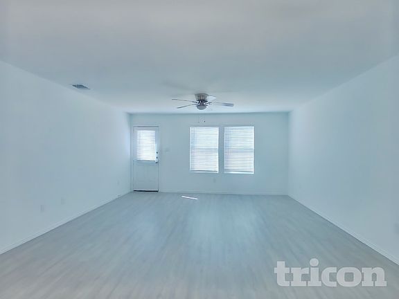 2nd image of 5715 Vista Point