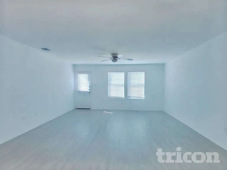 5715 Vista Point — Photo 2