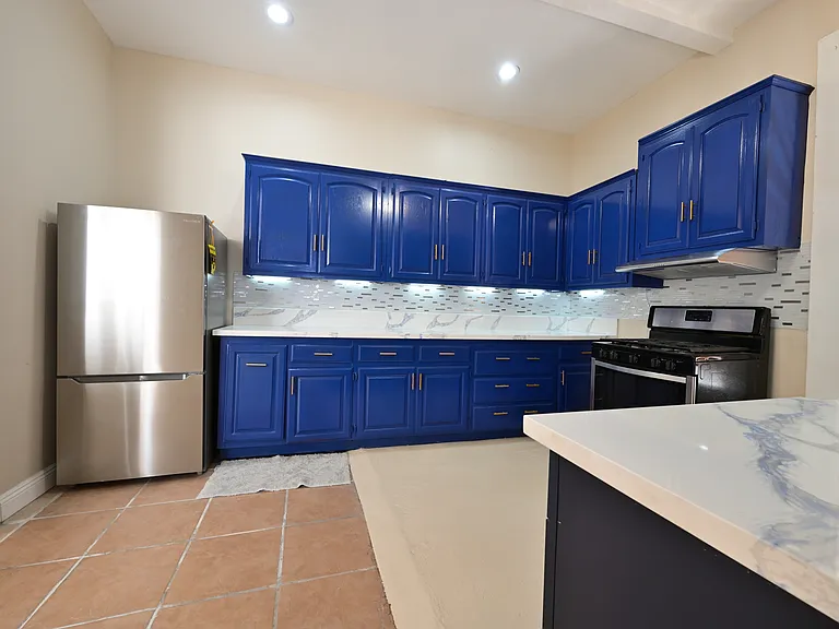 332 E Olive Ave — Photo 15