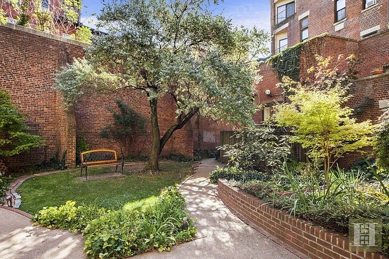 1st image of 555 Washington Ave APT 4A