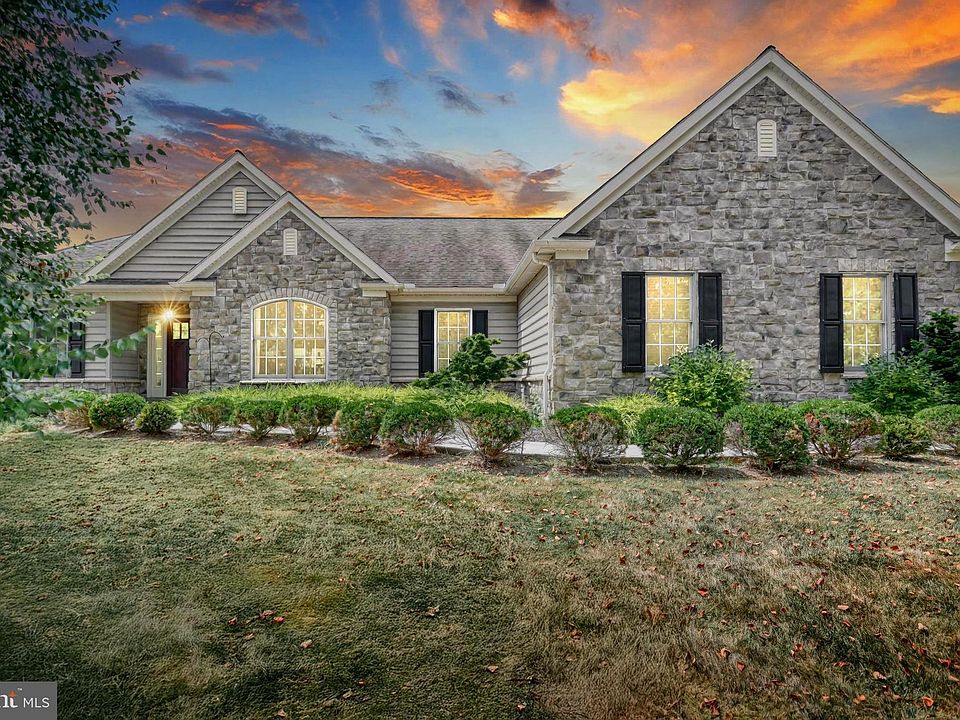 1st image of 300 Empire Cir