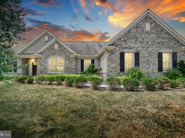 300 Empire Cir, Mechanicsburg, PA 17055