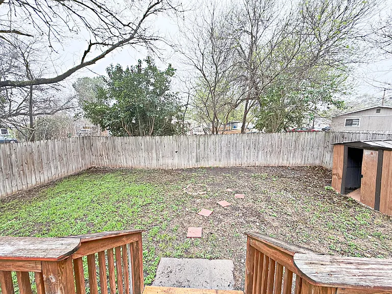 817 Zachry Dr — Photo 14