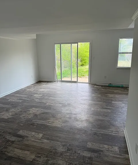 2430 Hampstead Dr — Photo 4