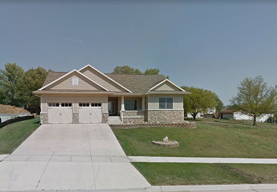 1st image of 406 Spruce Hills Dr