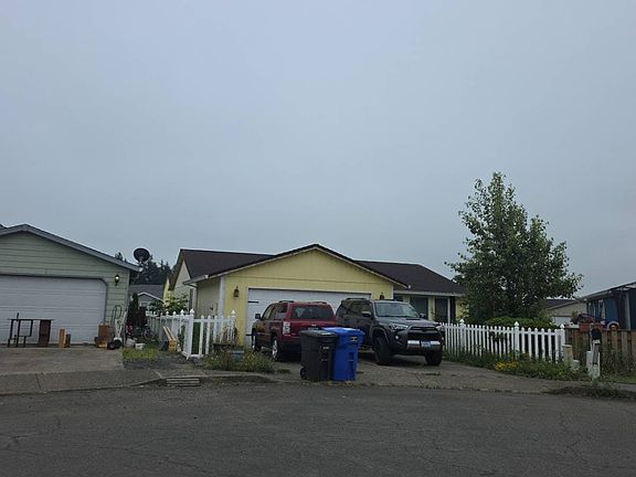 3rd image of 4407 Tremont Cir