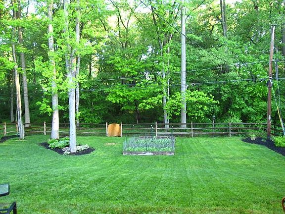 2nd image of 2415 Lori Ln S