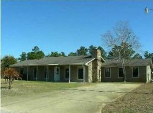 1646 Oak Dr, Gulf Breeze, FL 32563
