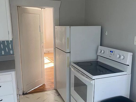 2nd image of 637 N Trafton St APT A