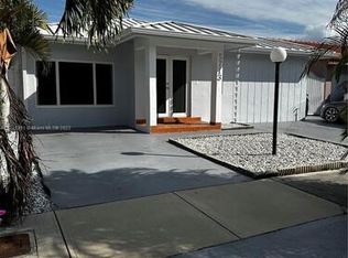 5713 SW 150th Ave, Miami, FL 33193