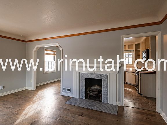 2nd image of 2002 S Imperial St
