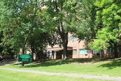 Newfield Towers — Photo 3
