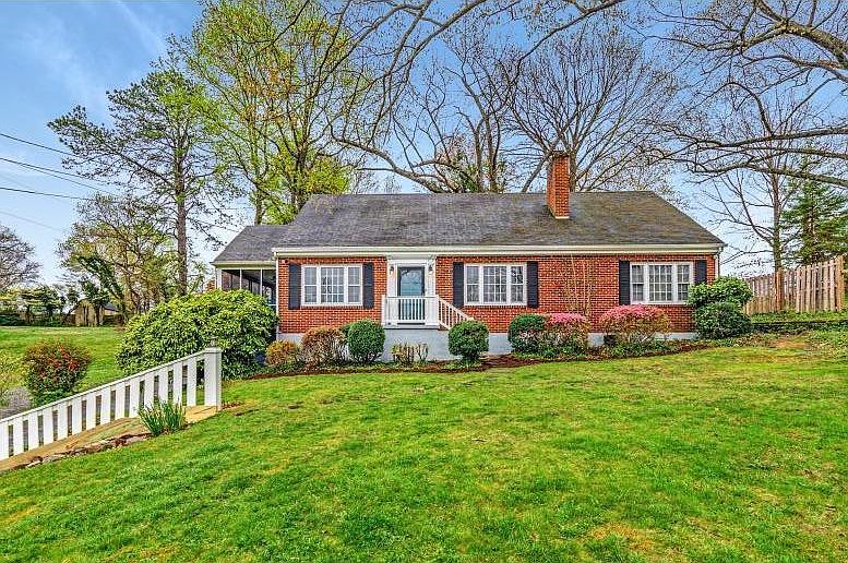 1st image of 3375 Woodland Dr