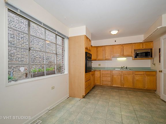 5th image of 1122 W Morse Ave #D