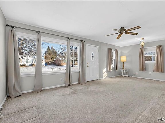 5th image of 190 Saint Baptista Ln
