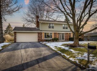 841 Buckingham Cir, Hartland, WI 53029