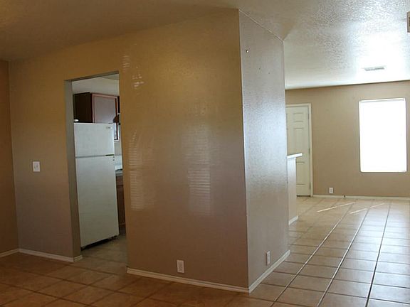 5th image of 746 Pine Lodge Dr