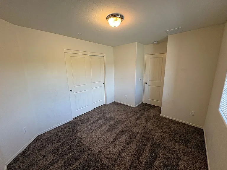 2132 E Sweet Ave — Photo 10
