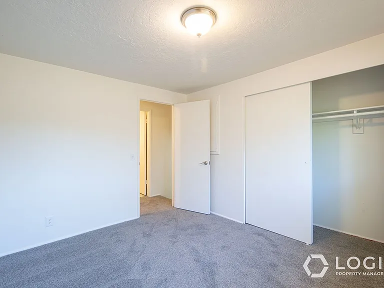 1911 E Cecelia Cir #1911 CECILIA CIRCLE — Photo 21