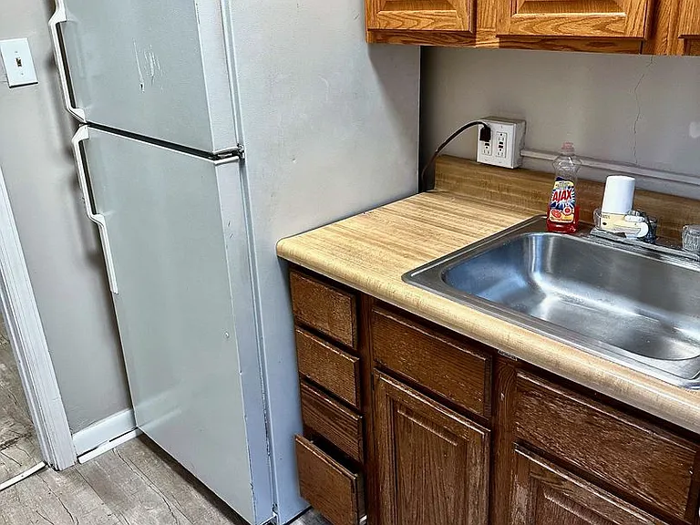 2910 Voelkel Ave — Photo 5