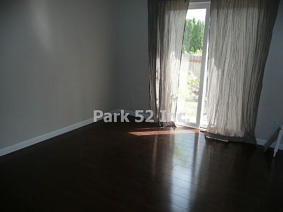 3rd image of 820 127th Street Ct E