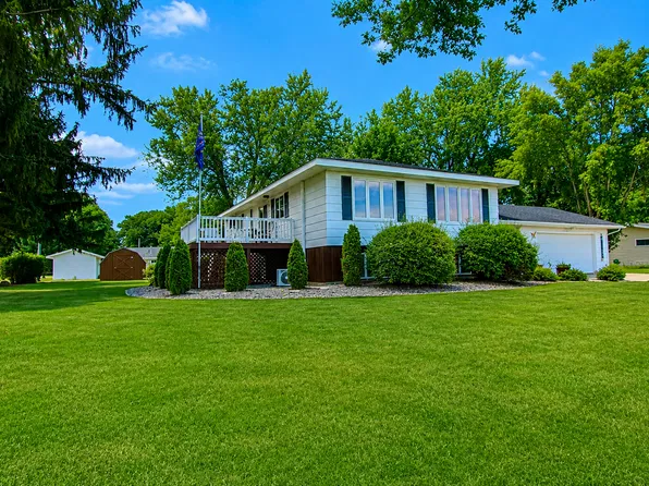 913 1st Ave SE, Long Prairie, MN 56347