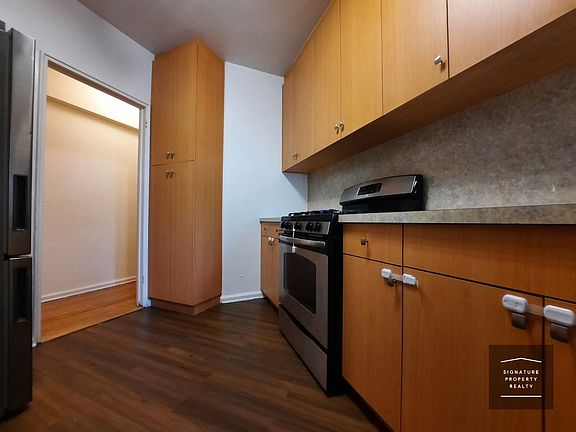 2nd image of 515 Avenue I Ste 1