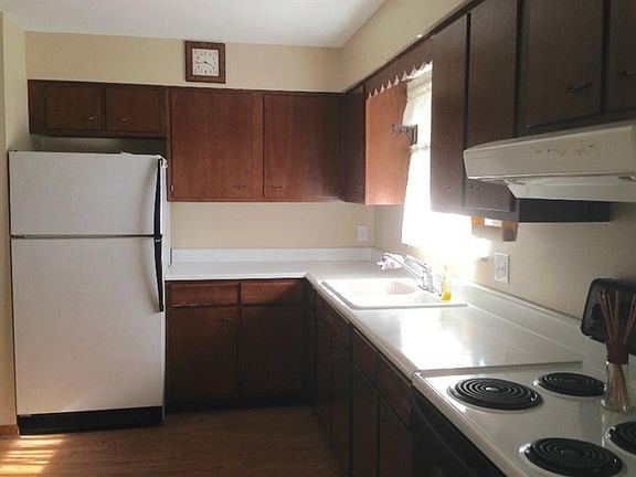 4th image of 4808 Primrose Ln