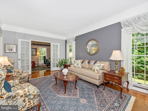 4th image of 2301 Fort William Dr