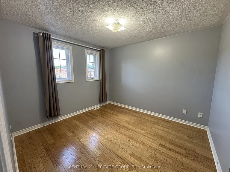 82 Kenwell Cres — Photo 13