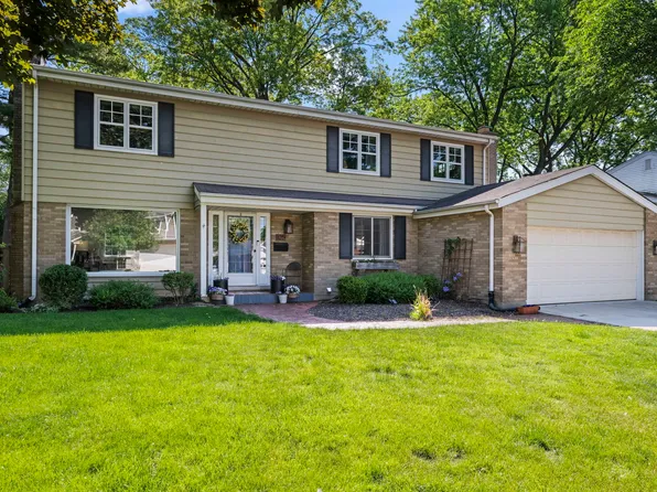 125 N Gibbons Ave, Arlington Heights, IL 60004