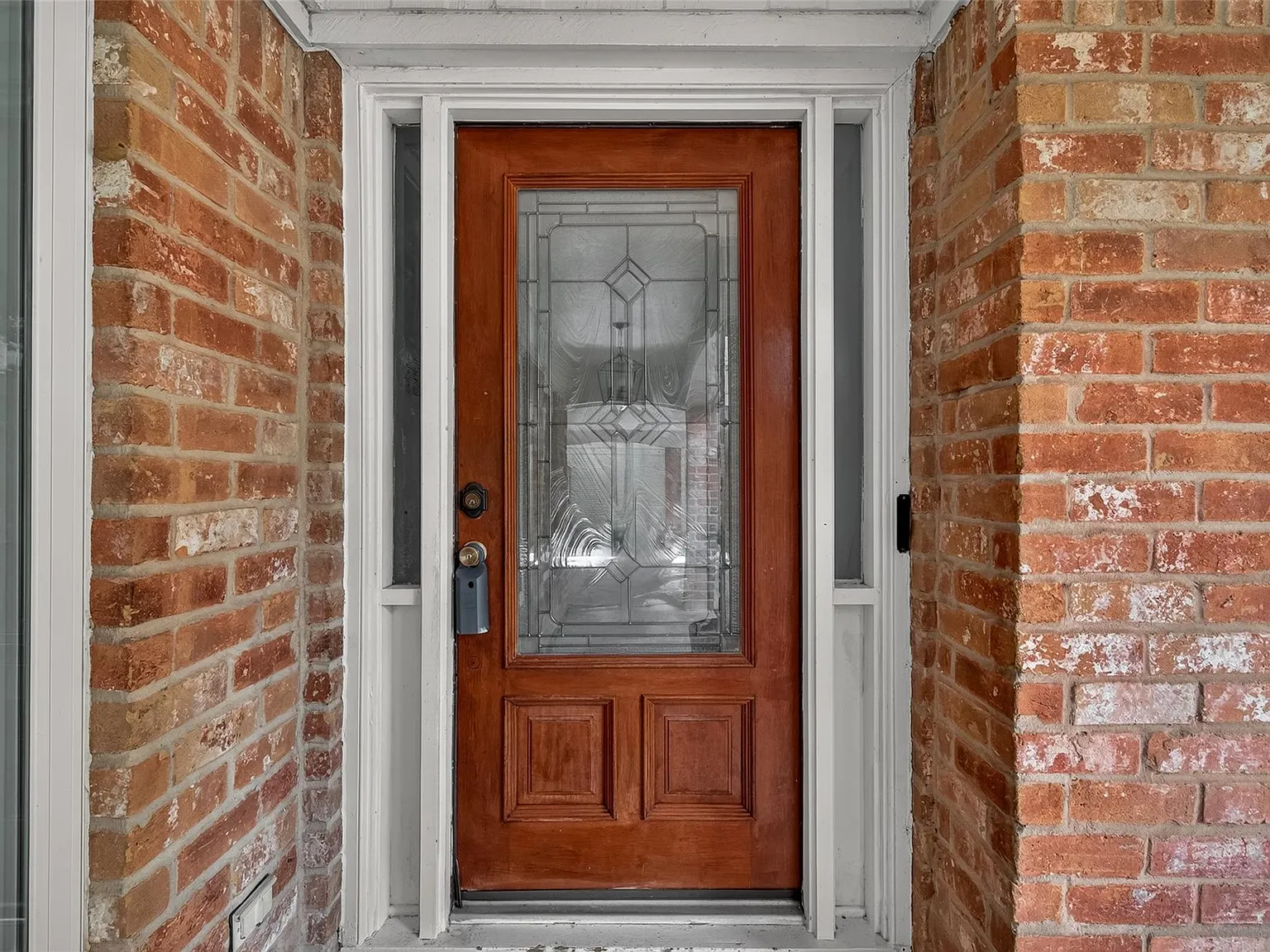 6 bed, 3.5 bath, 4168 sqft, $3,500 — Photo 2
