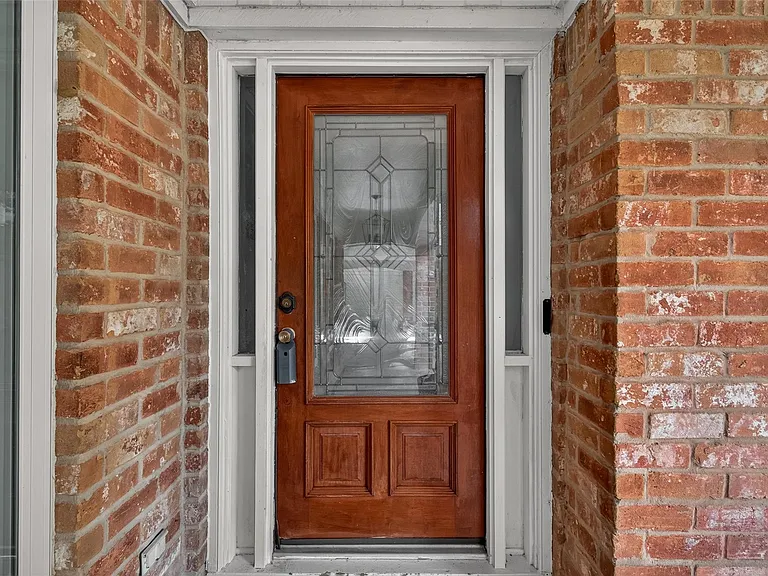 12619 Chriswood Dr — Photo 2