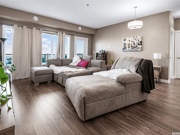 5th image of UNIT 305-423 Nelson ROAD