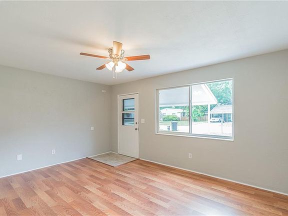 4th image of 601 Edenville Ave