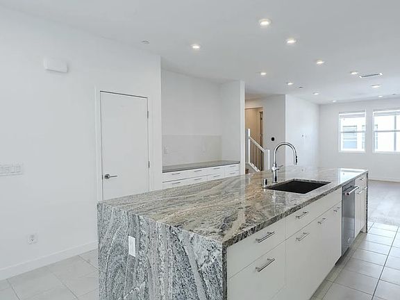 5th image of 3633 Everly Dr